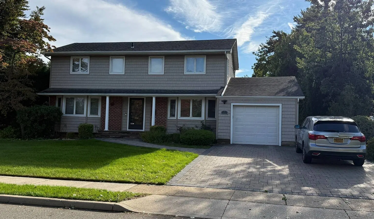 4 bed, 2.5 bath, 2108 sqft, $7,300 — Photo 1