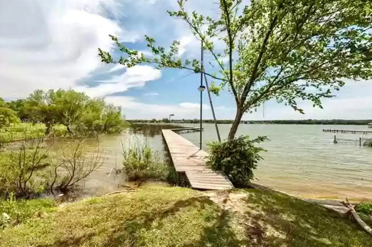 1200 Pelican Dr S — Photo 2