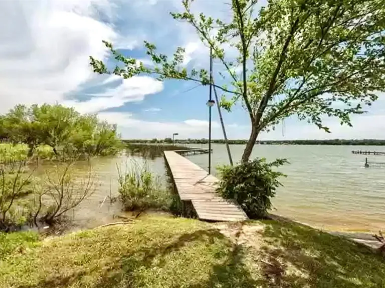 Eagle Mountain Lake Entrance - one block from home. Swim or launch boat from dock.