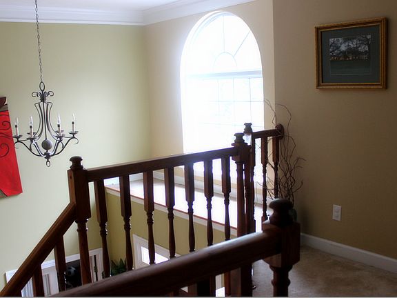 2 Story Foyer w/Window