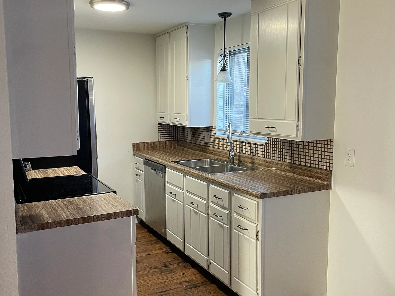 3 bed, 3.5 bath, 1920 sqft, $2,600 — Photo 4