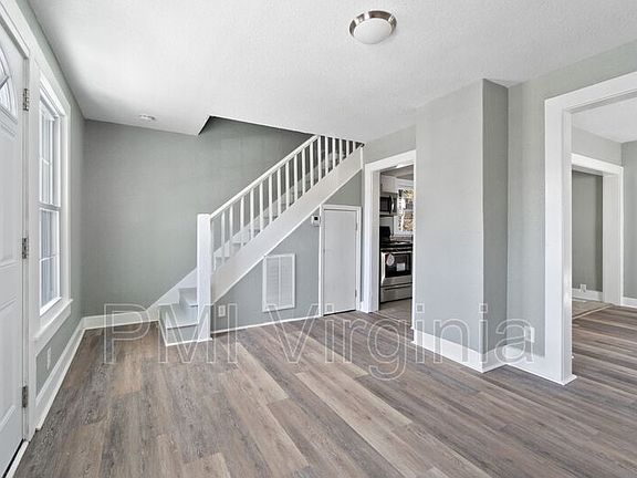 5th image of 17 Hobson St