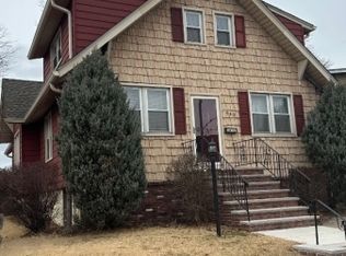 643 7th St, Lyndhurst, NJ 07071