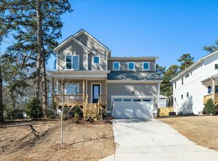 1652 Pineview Dr, Raleigh, NC 27606