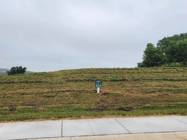 L130 Blue Victoria Drive #130, Sun Prairie, WI 53590