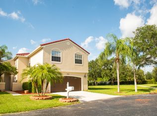 1051 Fairfax Cir W, Boynton Beach, FL 33436