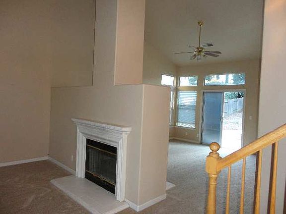 3rd image of 105 Amethyst Ct
