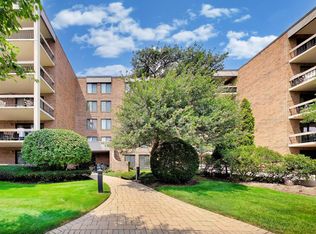 1020 N Harlem Ave APT 2F, River Forest, IL 60305