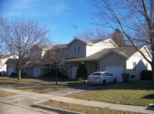 920 Mary Anne St #926, Woodstock, IL 60098