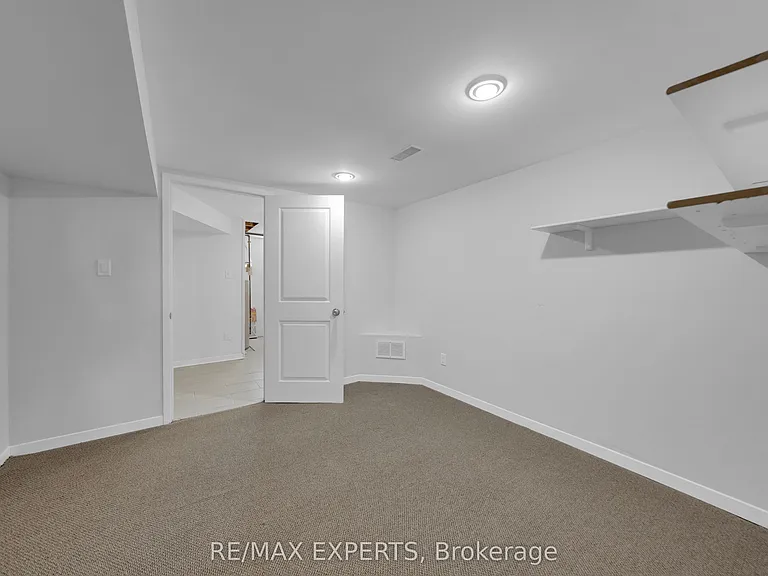 87 Eugenia St #LOWER — Photo 18