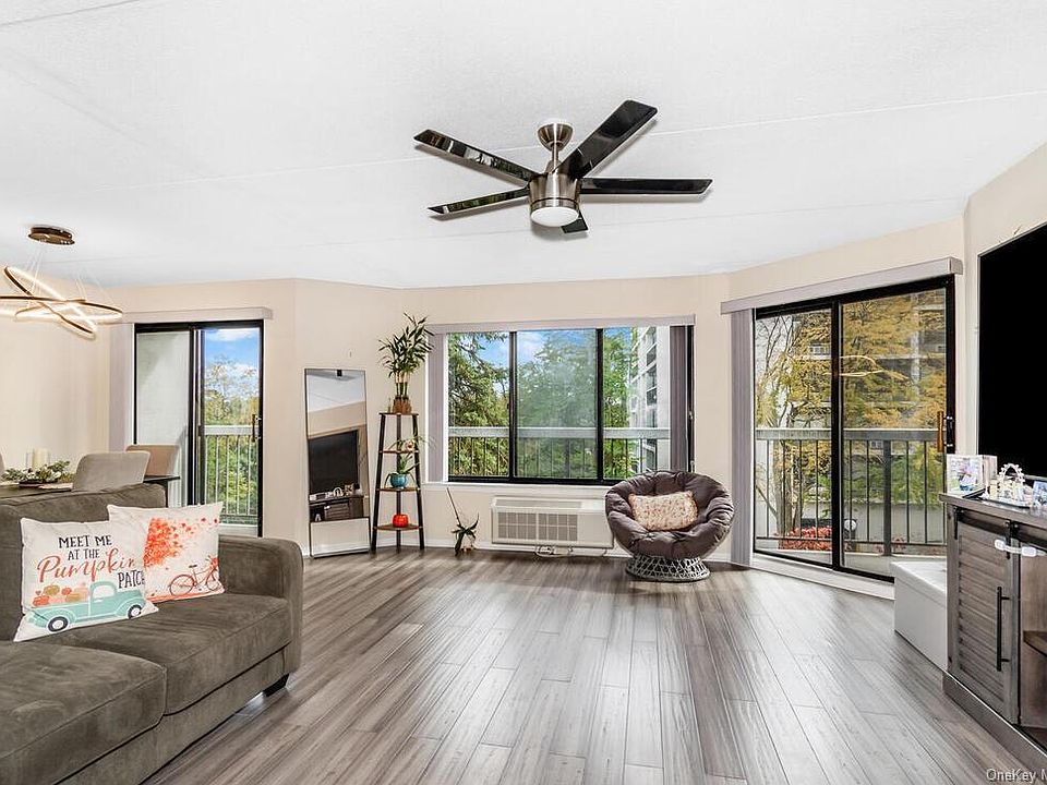 1st image of 500 High Point Dr APT 305