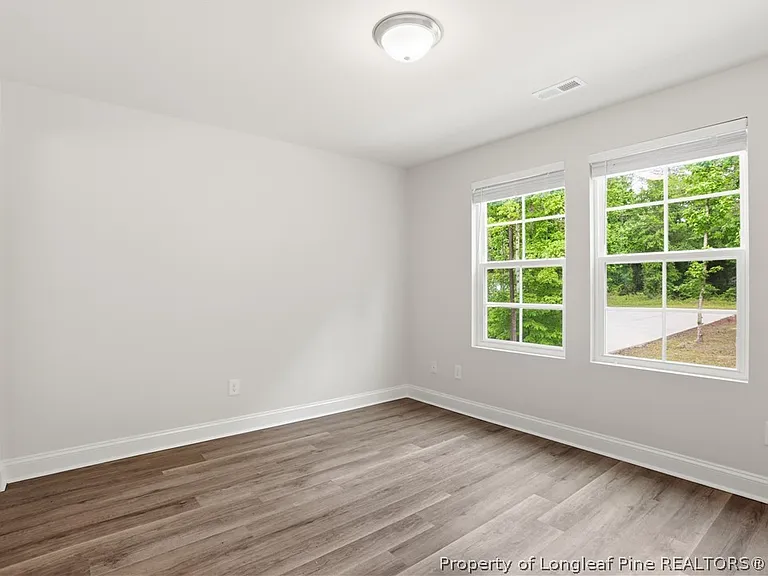 7811 Lucinda Ln — Photo 10