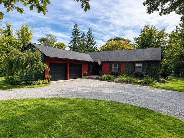 9 N Blandford Rd, Blandford, MA 01008