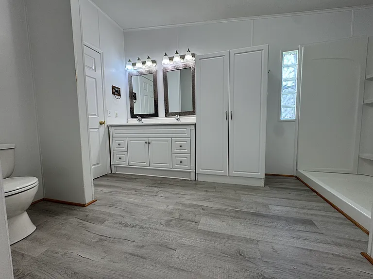 2120 Peeler Rd — Photo 25