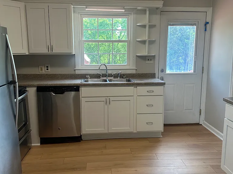 325 Murfreesboro Rd — Photo 6
