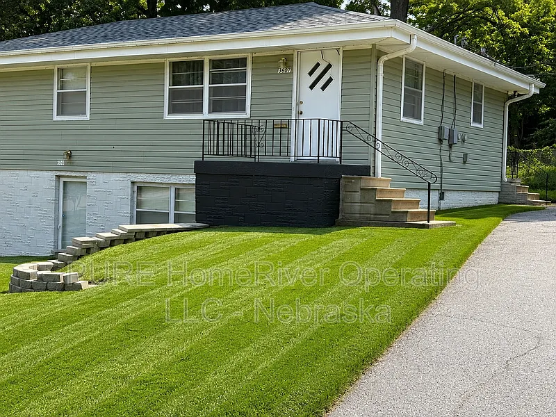 3607 Ernst St