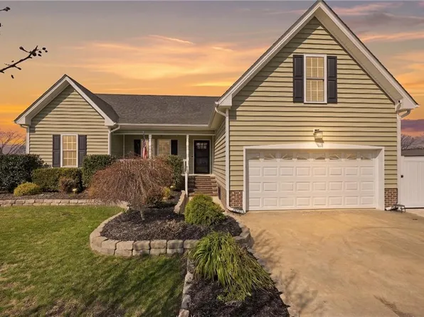 105 Juniper Dr, Camden, NC 27921