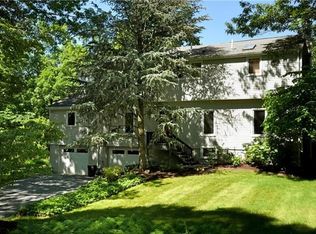 19 Susan Ln, Cortlandt Manor, NY 10567