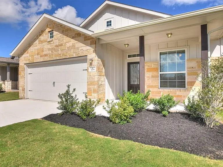 704 Bonnet Blvd — Photo 3