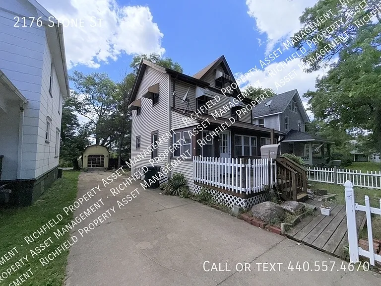 2176 Stone St — Photo 3