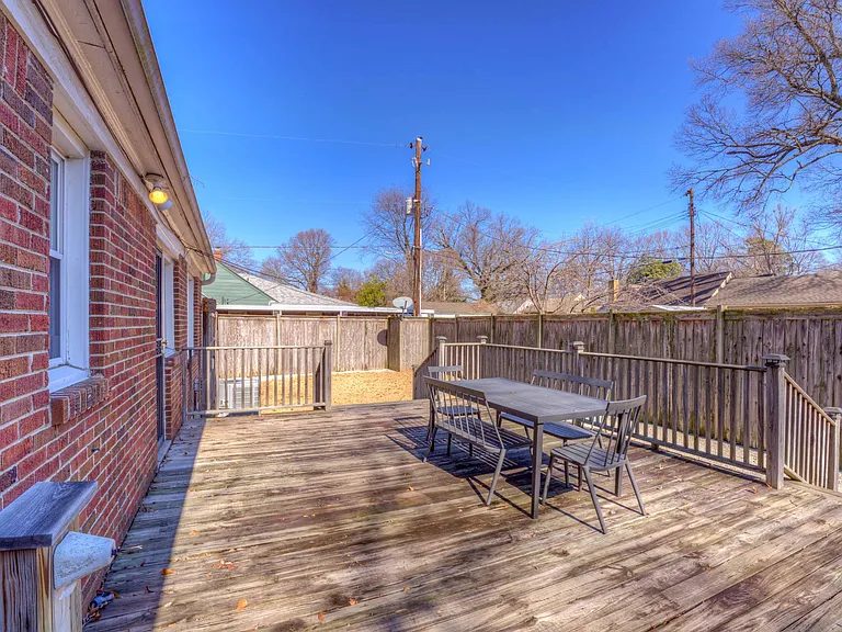 272 Aurora Cir — Photo 20