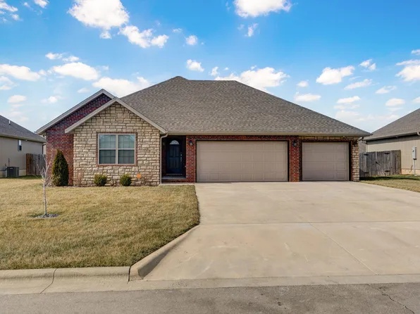 675 N Maplewood Hills, Nixa, MO 65714