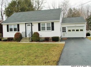 151 Sanford Ave, Clinton, NY 13323