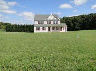 1826 Snydersburg Rd, Westminster, MD 21157