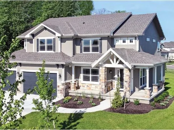 2221 SW Crown Dr, Lees Summit, MO 64082