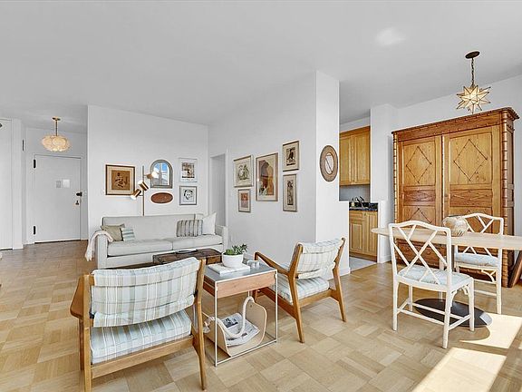 2nd image of 555 Kappock St APT 4U