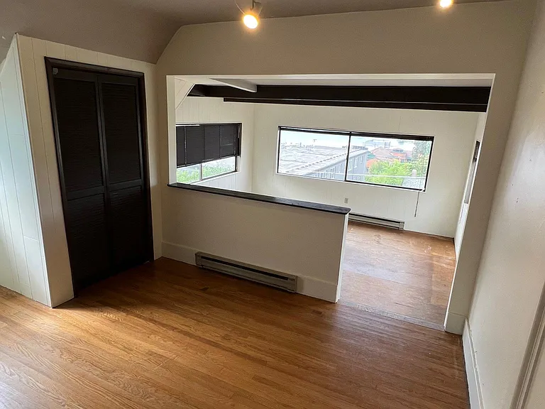 2723 Boylston Ave E — Photo 13
