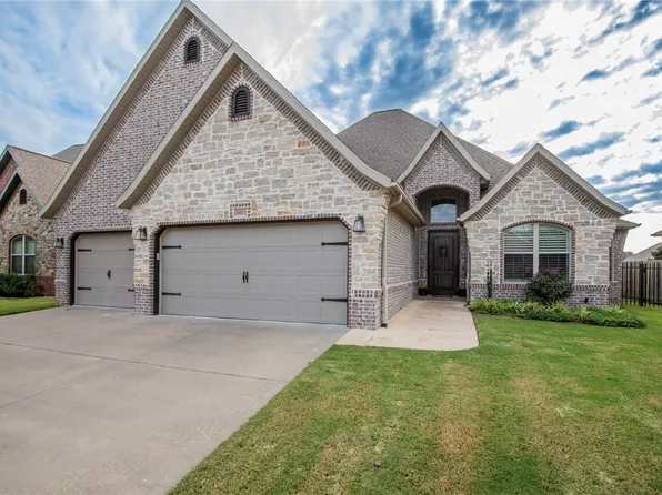 5601 S 65th St, Rogers, AR 72758