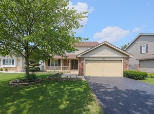 2204 Oakdale Cir, Hanover Park, IL 60133
