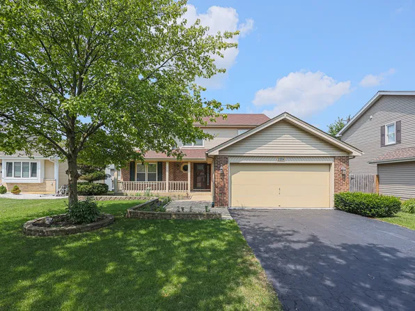 2204 Oakdale Cir, Hanover Park, IL 60133