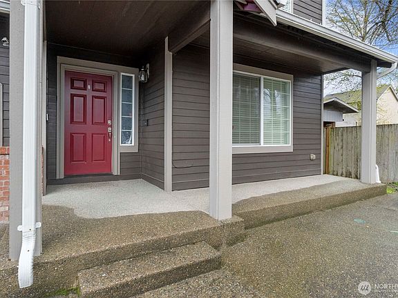 4th image of 15121 67th Avenue E