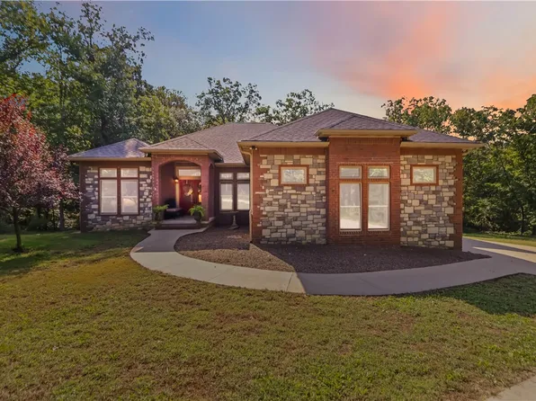9721 E Plentywood Rd, Bentonville, AR 72712