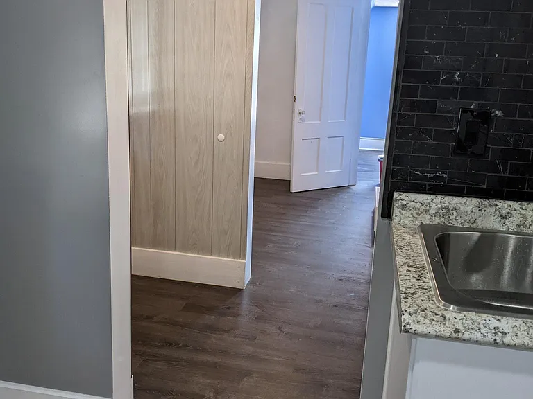 31 Gertrude St #2 — Photo 6