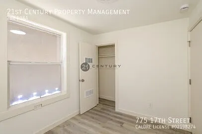 "Charming 2-Bedroom Oakland Gem with Hardwood Floors Cozy 850 Sq Ft at 771 17th Street!" — Photo 3