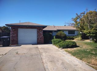4121 W Dorothea Ave, Visalia, CA 93277