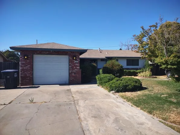 4121 W Dorothea Avenue, Visalia, CA 93277