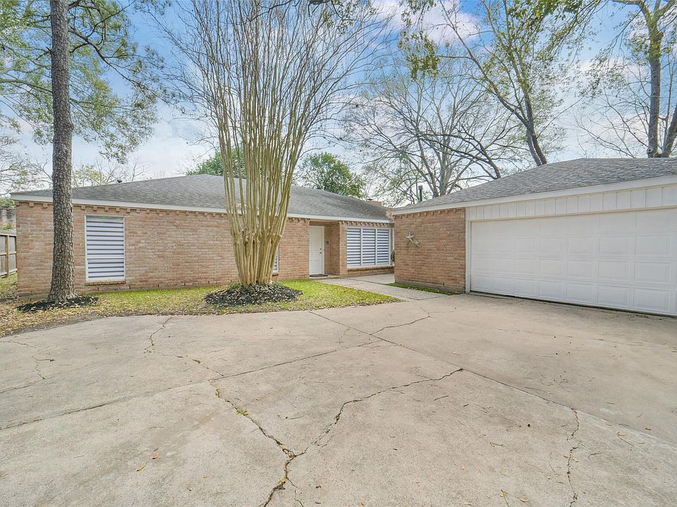1st image of 1823 Cherry Bend Dr