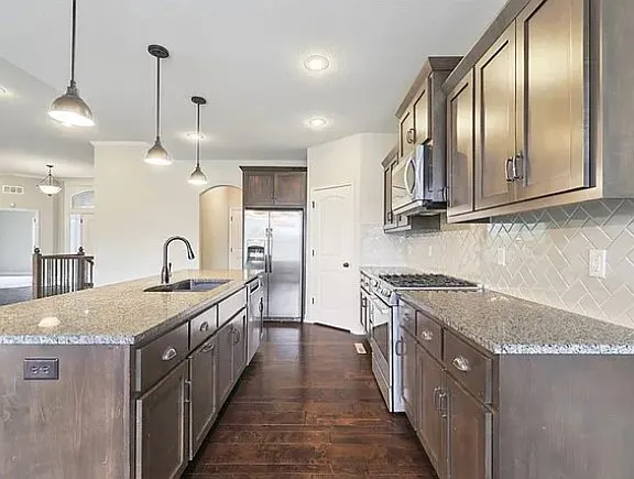 1301 NE Country Ln — Photo 11
