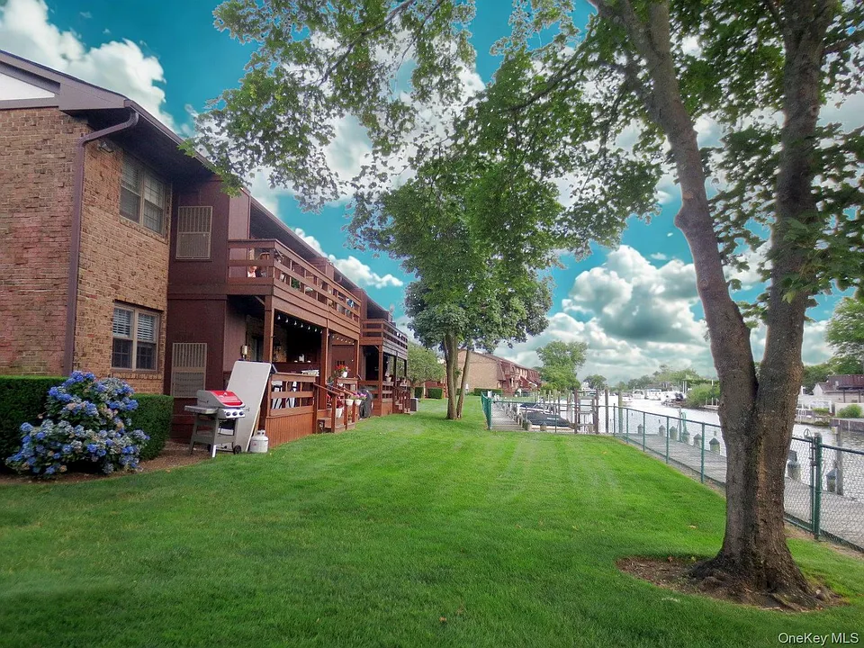 106 Mariners Way