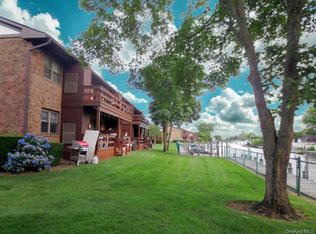 106 Mariners Way, Copiague, NY 11726