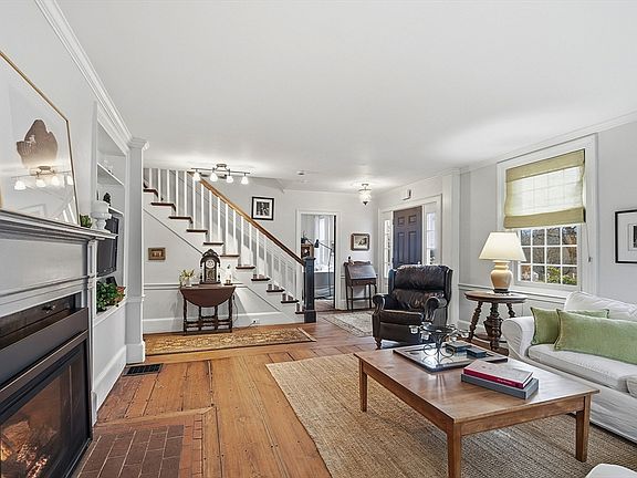 5th image of 100 Main St