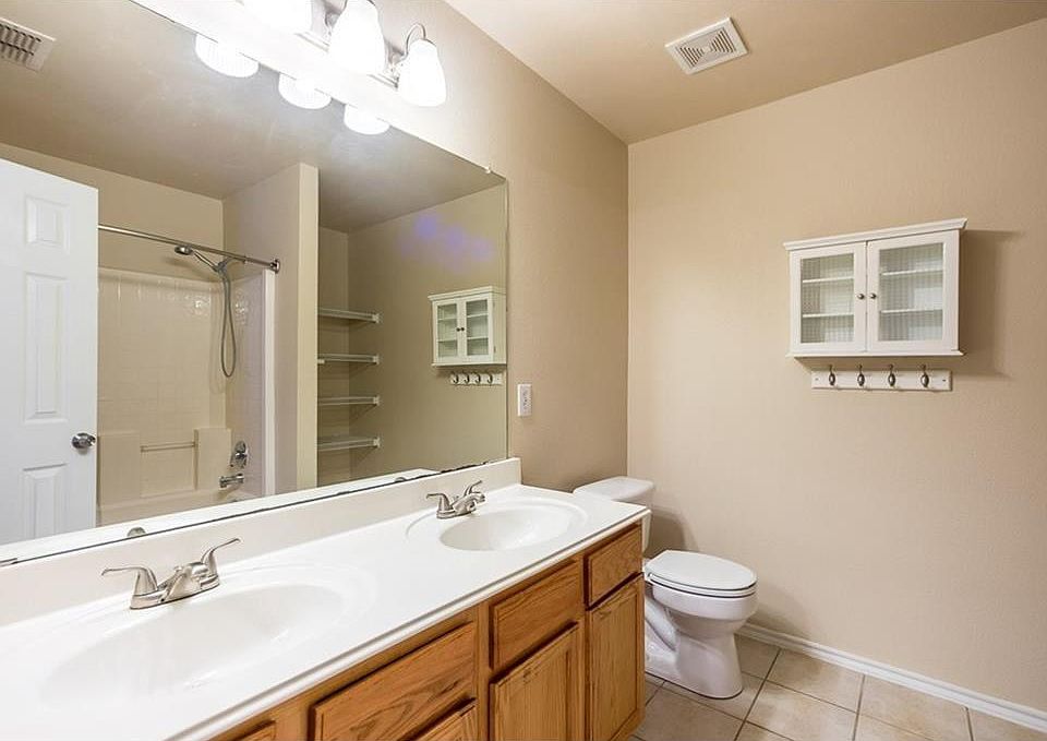 2nd image of 2804 High Pointe Blvd