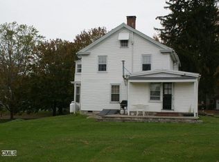 4 Glover Ave, Newtown, CT 06470