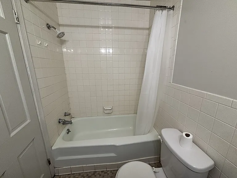 429 Somerset Ave #33 — Photo 4