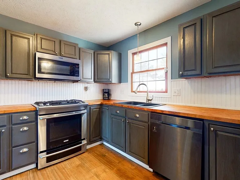 14 Kleggstone Cir — Photo 3