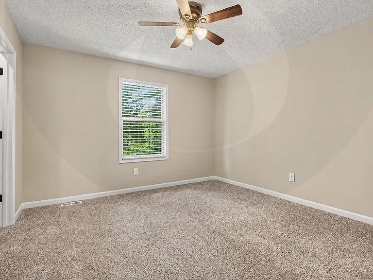 3237 Highpoint Ct — Photo 21